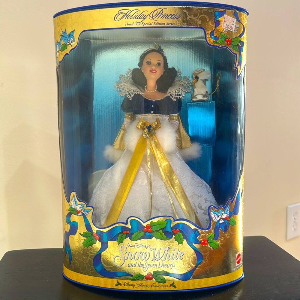 Rare Vintage Disney Holiday Collection Snow White Barbie